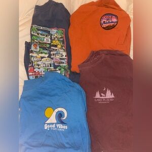 4 different graphic tee bundle